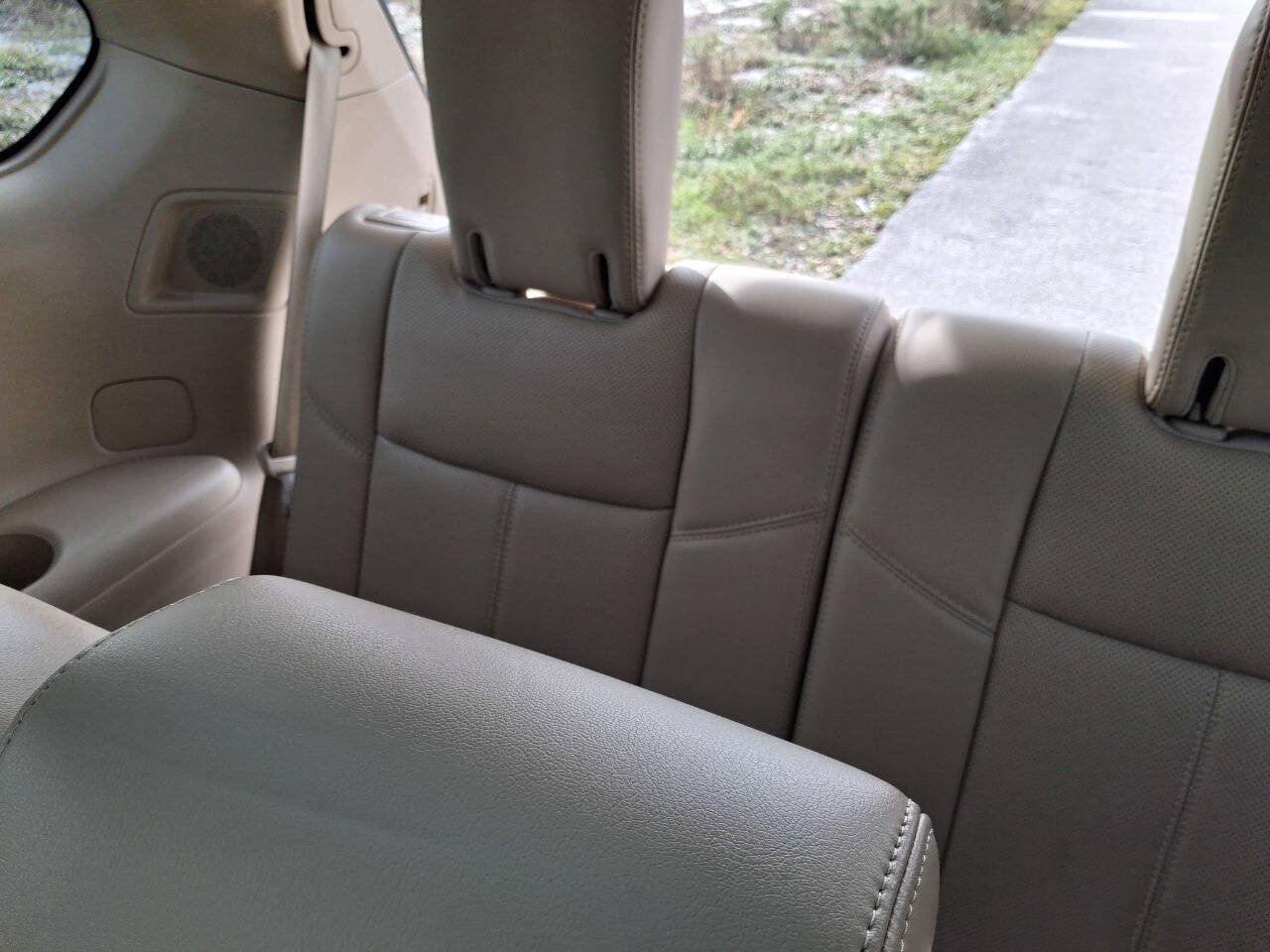 Used 2015 Nissan Pathfinder Platinum FWD image 25