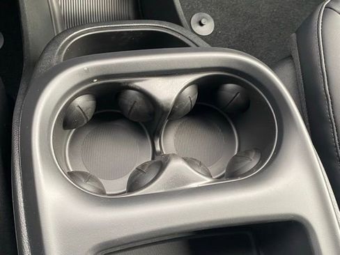 New 2026 Chrysler Pacifica Select image 26