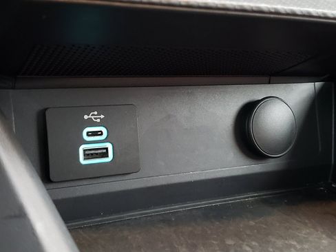 Used 2025 Ford Mustang GT Premium image 21