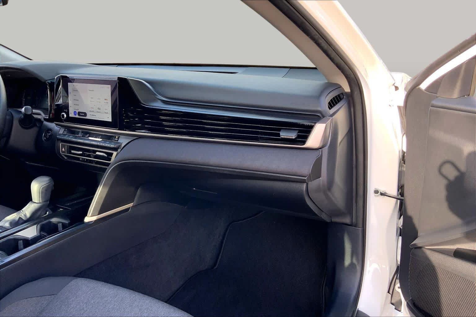 Used 2025 Toyota Camry LE FWD image 18