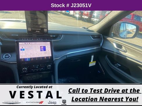 New 2023 Jeep Grand Cherokee Overland AWD/4WD image 20