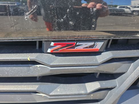 Used 2023 Chevrolet Colorado Z71 w/ Z71 Convenience Package 2 AWD/4WD image 9