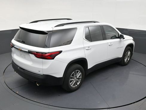 Used 2023 Chevrolet Traverse LT FWD image 16
