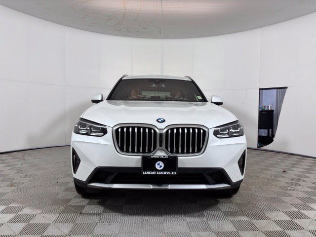 Used 2024 BMW X3 xDrive30i w/ Premium Package w/ZPA AWD/4WD image 2