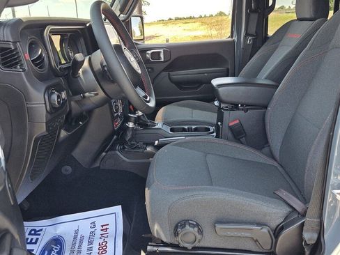 Used 2024 Jeep Wrangler Unlimited Rubicon w/ Technology Group AWD/4WD image 5