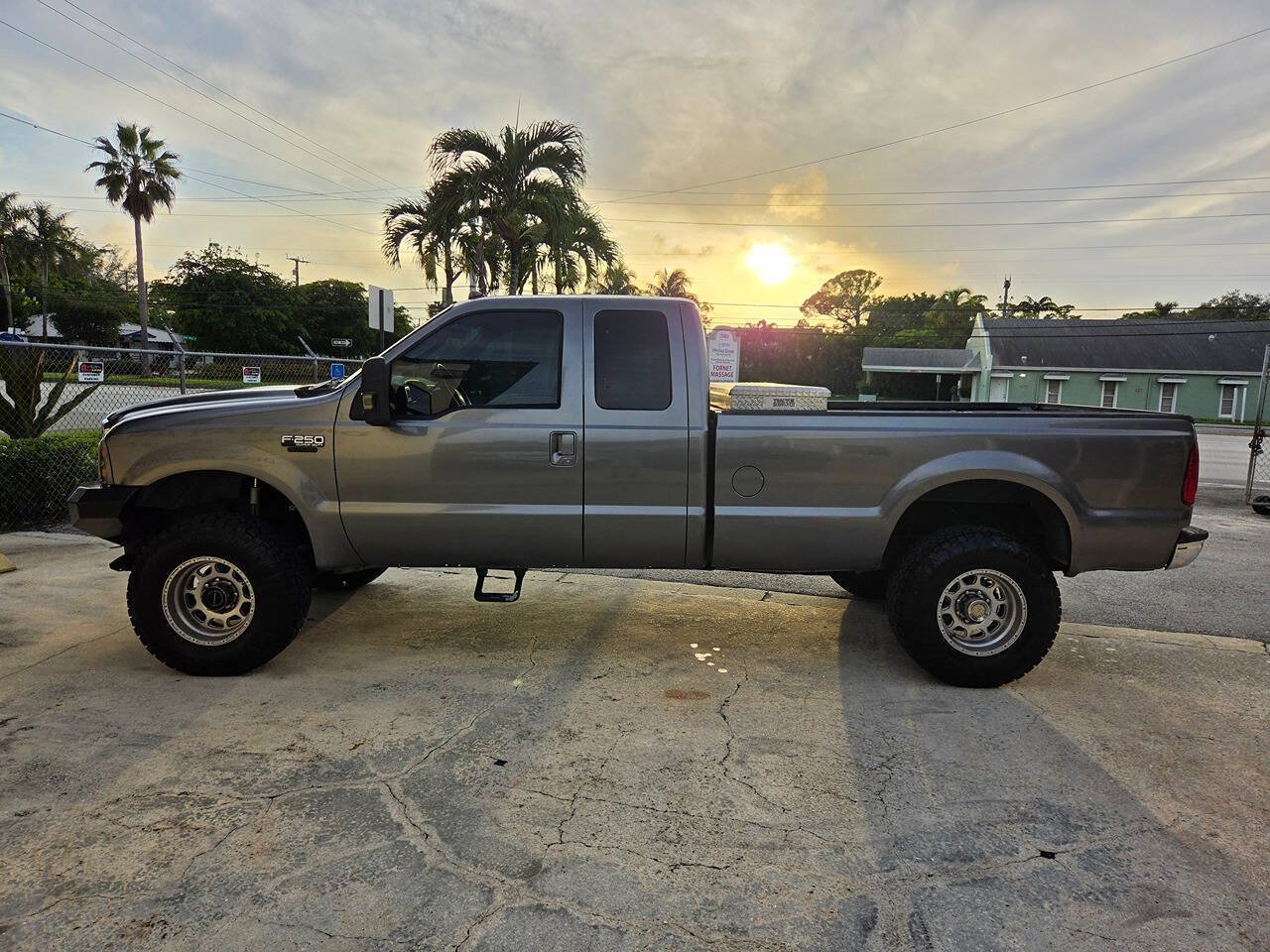 Used 2003 Ford F250 XLT AWD/4WD image 8