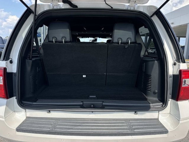 Used 2016 Ford Expedition Platinum RWD image 13