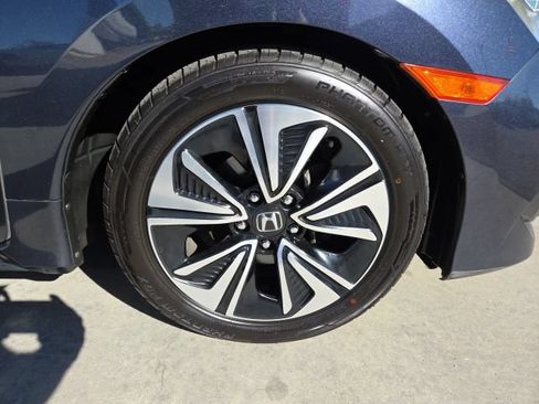 Certified 2017 Honda Civic EX-T image 14