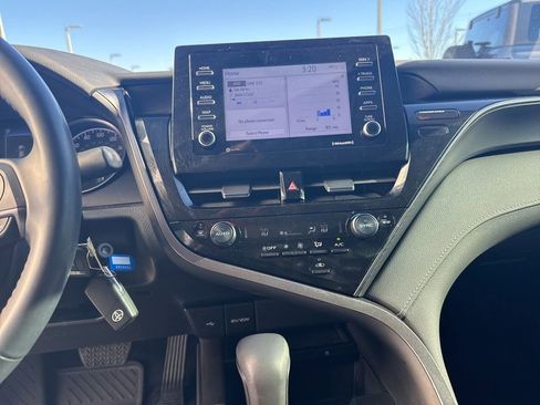 Used 2024 Toyota Camry SE image 17