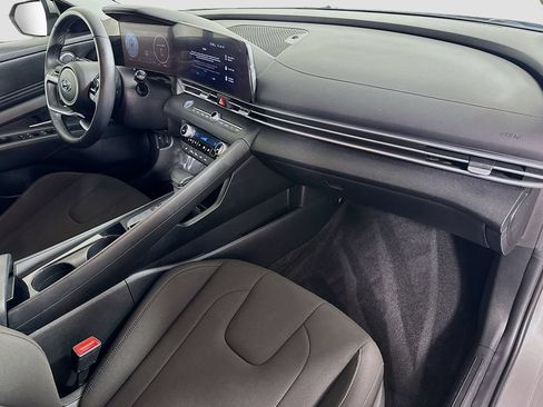 Used 2023 Hyundai Elantra SEL w/ Convenience Package FWD image 30