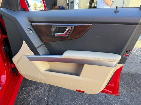 Used 2011 Mercedes-Benz GLK 350 4MATIC image 29