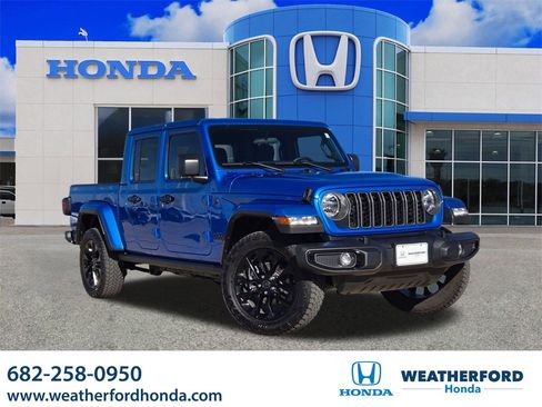 Used 2025 Jeep Gladiator Nighthawk image 1