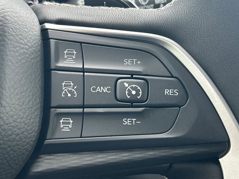 New 2025 Jeep Grand Cherokee Laredo image 13