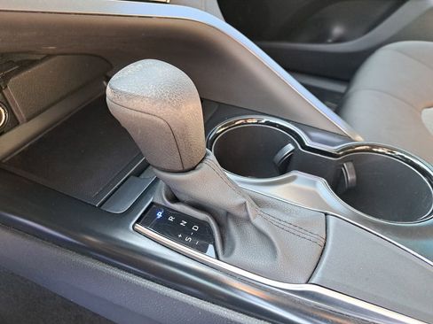 Used 2020 Toyota Camry LE image 24