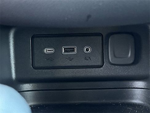 Used 2024 Chevrolet Equinox LT w/ LPO, Floor Liner Package image 21