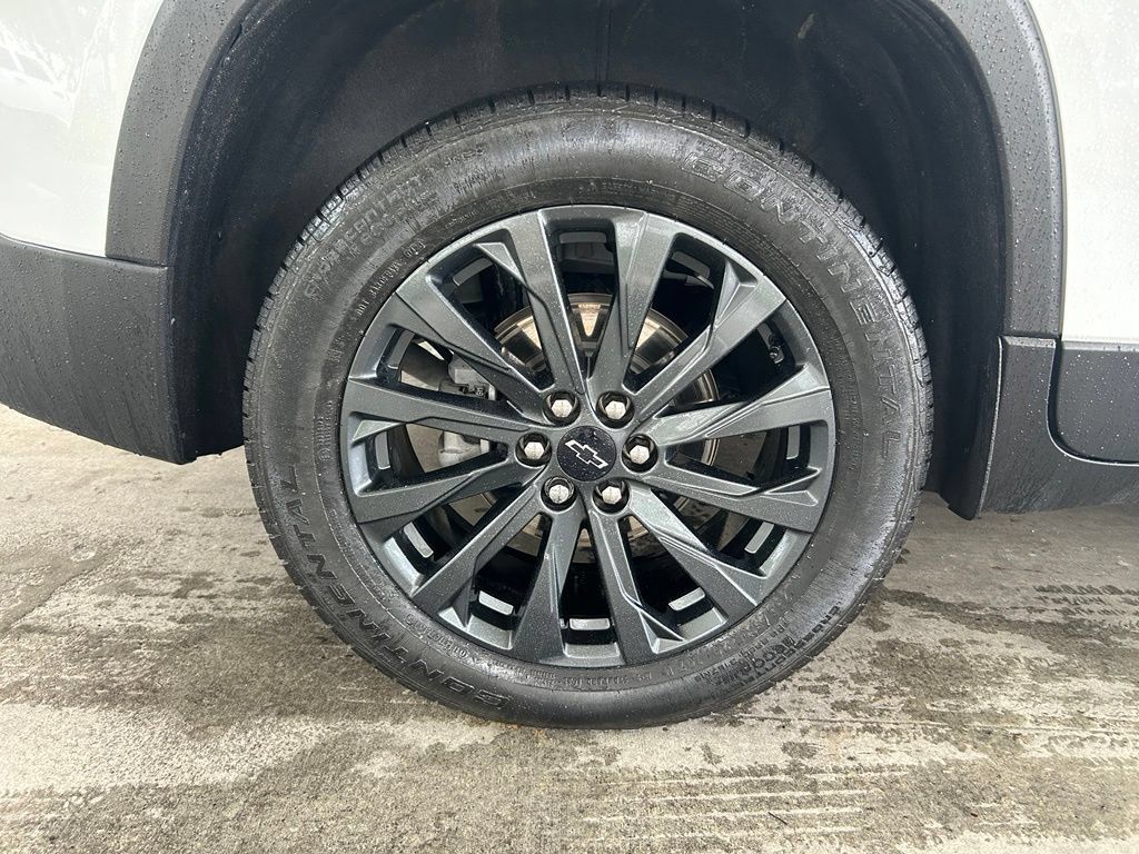 Used 2023 Chevrolet Traverse RS FWD image 21