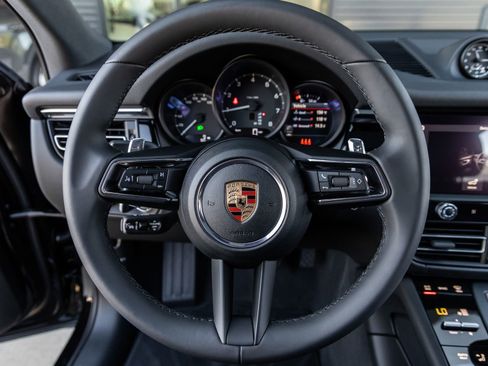 Certified 2026 Porsche Macan image 29