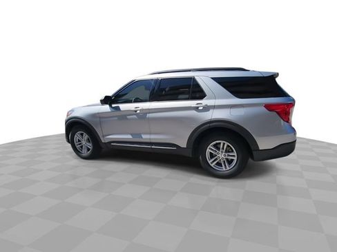 Used 2020 Ford Explorer XLT RWD image 6