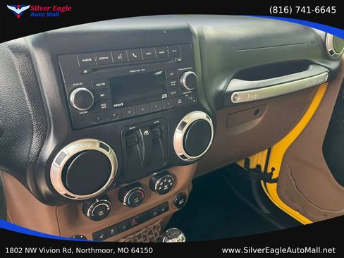 Used 2011 Jeep Wrangler Sahara AWD/4WD image 9