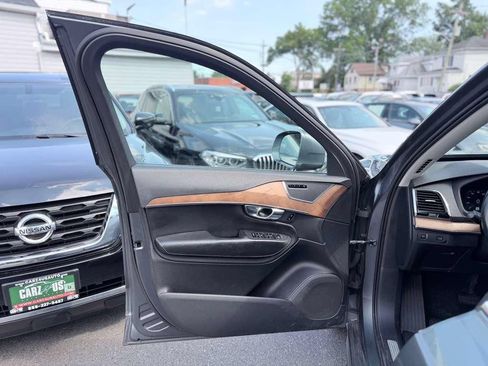 Used 2018 Volvo XC90 T6 Inscription w/ Convenience Package AWD/4WD image 11