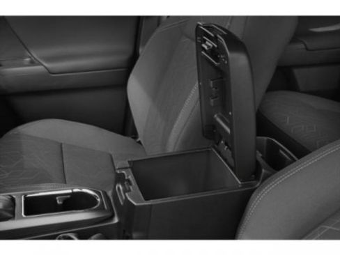 Used 2019 Toyota Tacoma TRD Off-Road image 14