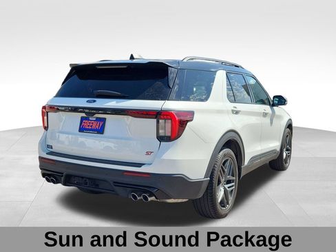 Used 2025 Ford Explorer ST AWD/4WD image 5