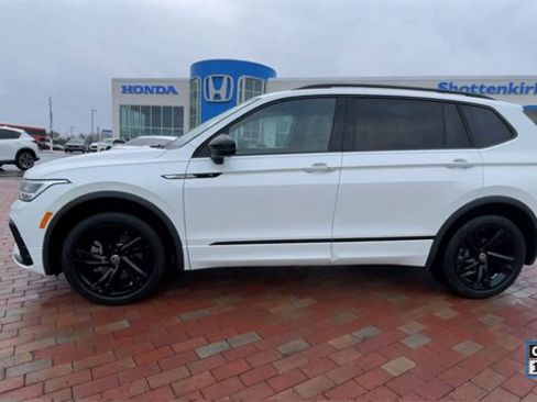 Used 2023 Volkswagen Tiguan SE R-Line image 6