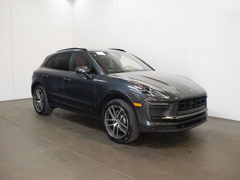 New 2026 Porsche Macan image 8