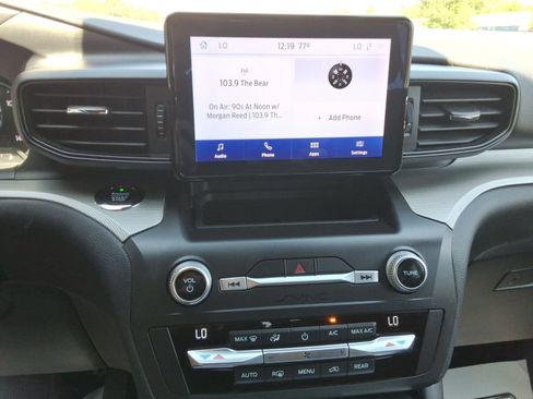 Used 2020 Ford Explorer XLT AWD/4WD image 15