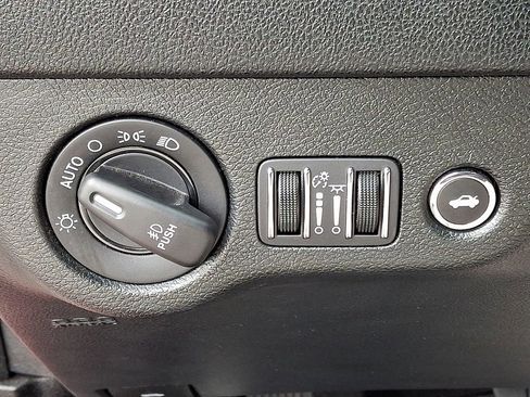 Used 2018 Dodge Charger GT AWD/4WD image 27