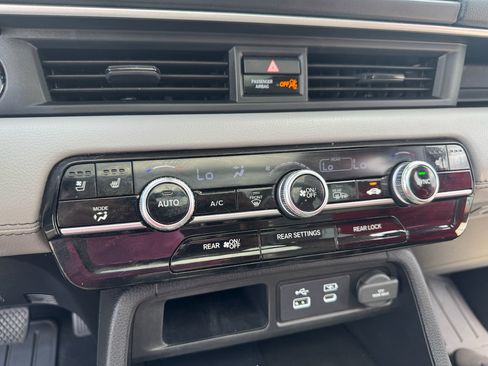 Certified 2025 Honda Pilot Elite image 22