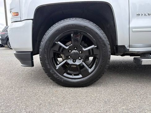 Used 2017 Chevrolet Silverado 1500 LT w/ All Star Edition AWD/4WD image 10