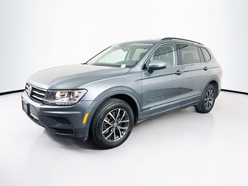 Used 2020 Volkswagen Tiguan SE image 3