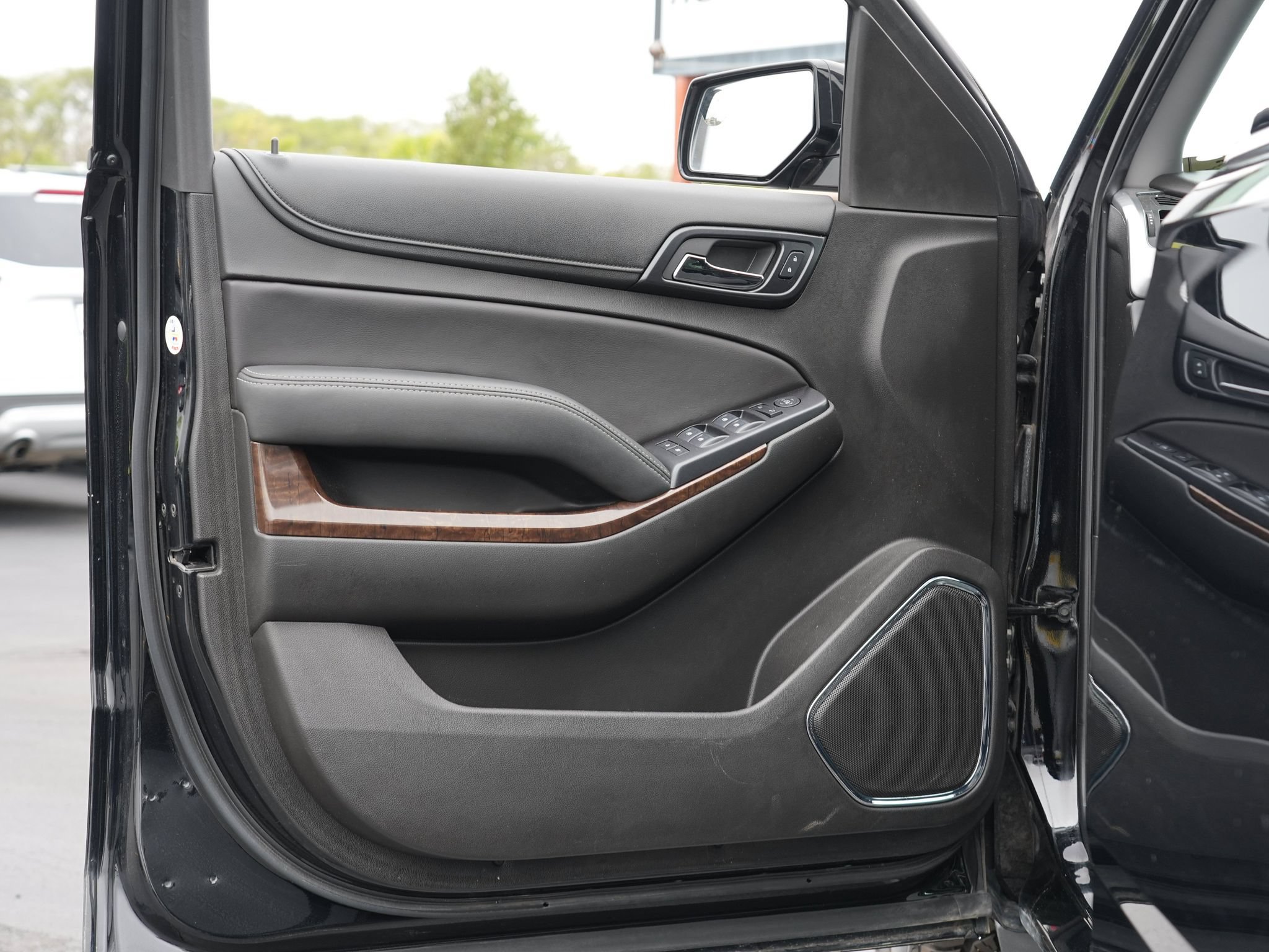 Used 2018 Chevrolet Tahoe LS w/ Skid Plate Package AWD/4WD image 15