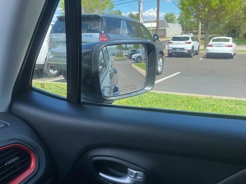 Used 2023 Jeep Renegade Trailhawk image 30