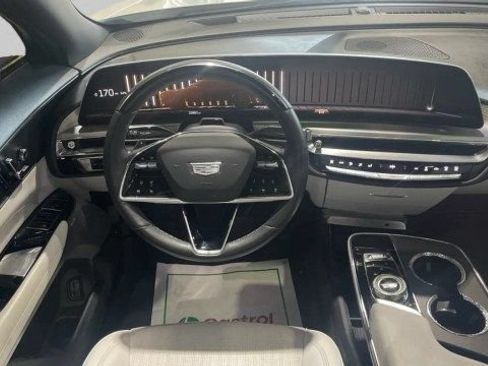 Used 2024 Cadillac Lyriq Luxury RWD image 15