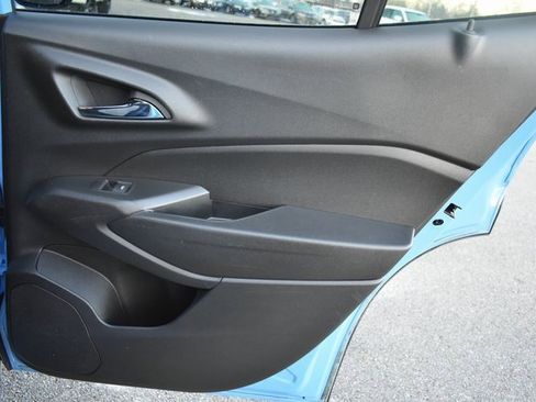 Used 2024 Chevrolet Trax RS w/ Driver Confidence Package image 35