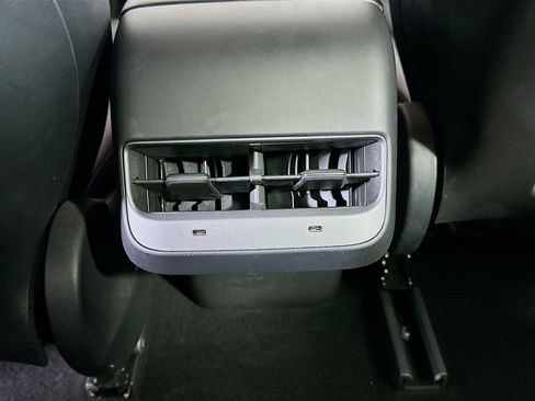 Used 2021 Tesla Model 3 Standard Range Plus image 26