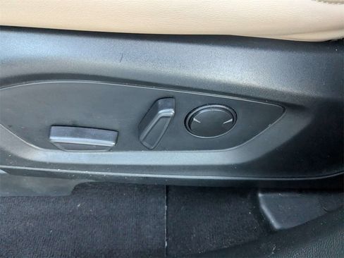 Used 2024 Ford Explorer XLT w/ Equipment Group 202A image 22