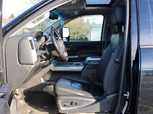 Used 2018 GMC Sierra 2500 SLT w/ All Terrain HD Package image 12