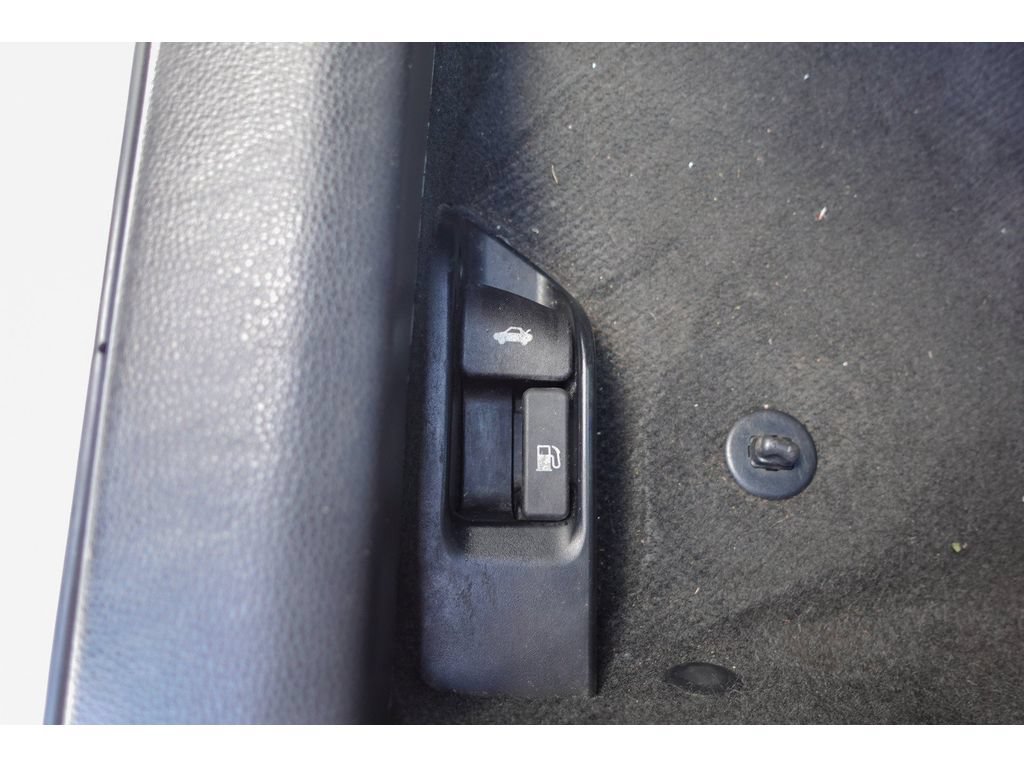 Used 2025 Toyota Corolla LE FWD image 26