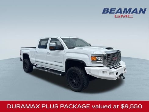 Used 2017 GMC Sierra 2500 Denali w/ Duramax Plus Package AWD/4WD image 1