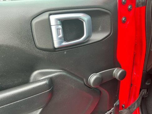 Used 2021 Jeep Wrangler Sport AWD/4WD image 16