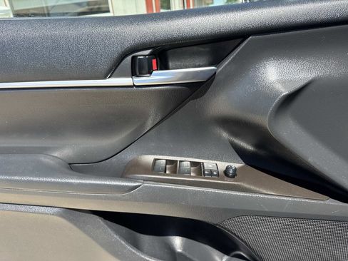 Used 2023 Toyota Camry SE FWD image 19