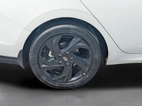 New 2026 Hyundai Elantra SEL Sport FWD image 13