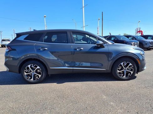 Used 2023 Kia Sportage EX image 8