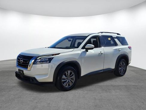 Used 2024 Nissan Pathfinder SV image 7