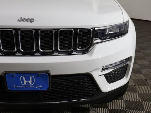 Used 2023 Jeep Grand Cherokee Limited AWD/4WD image 16