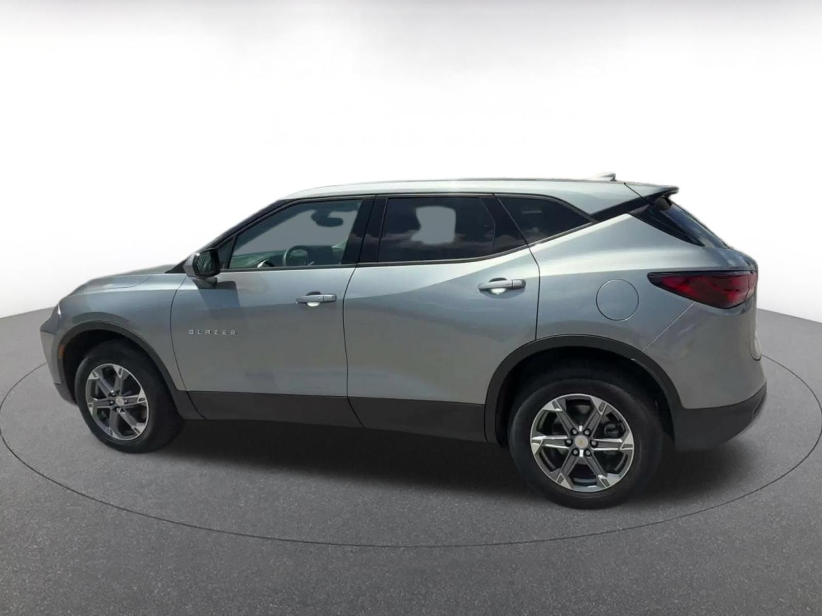 Used 2025 Chevrolet Blazer LT FWD image 12