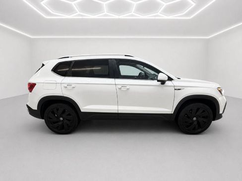 Used 2023 Volkswagen Taos SEL AWD/4WD image 2